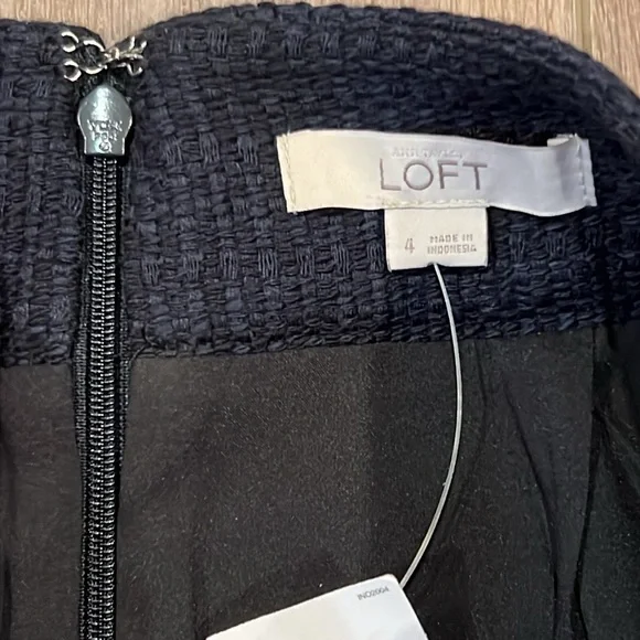 NWT LOFT Navy Blue Woven Sweater Skirt Size 4 Pockets Tweed Career Office - Picture 10 of 16